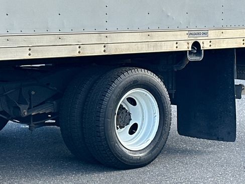 Used 2019 Ford E-350 and Econoline 350 Super Duty w/ Power Windows & Locks Group image 5