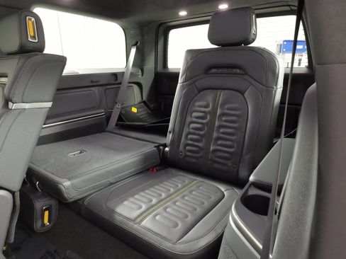 Used 2023 Rivian R1S Adventure AWD/4WD image 38