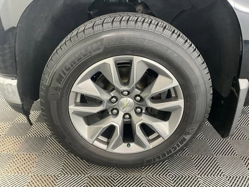 Used 2021 Chevrolet Silverado 1500 LT w/ LPO, Dark Essentials Package AWD/4WD image 25