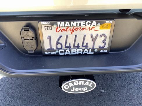 Used 2023 Jeep Gladiator Willys image 31