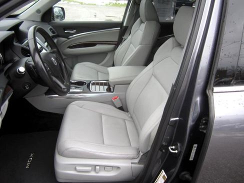 Used 2017 Acura MDX w/ Technology & Entertainment image 14