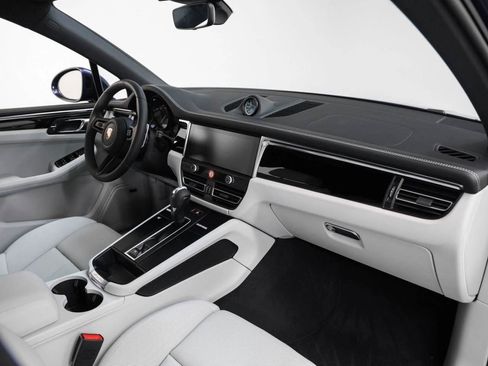 New 2025 Porsche Macan image 49