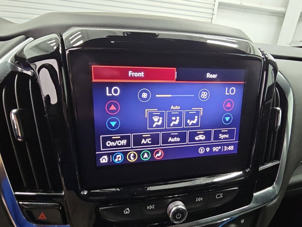 Used 2023 Chevrolet Traverse Premier FWD image 18
