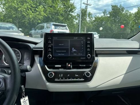 Certified 2021 Toyota Corolla LE FWD image 25