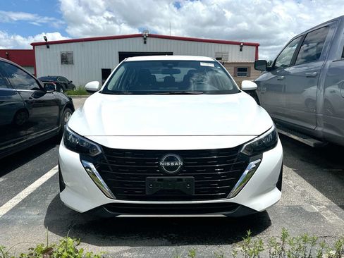 Used 2025 Nissan Sentra S FWD image 2