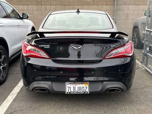 Used 2015 Hyundai Genesis 3.8 image 6