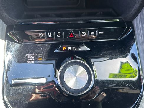 Used 2023 Jeep Wagoneer L Series II image 16