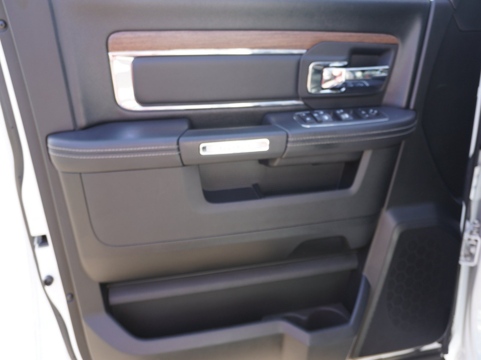 Used 2019 RAM 1500 Laramie w/ Convenience Group RWD image 22