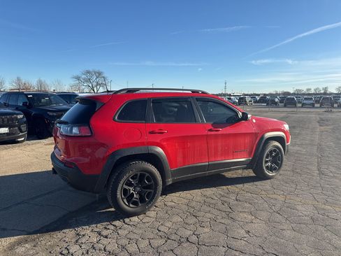 Used 2019 Jeep Cherokee Trailhawk image 6