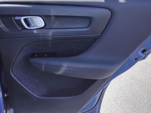 Used 2021 Volvo XC40 P8 Recharge w/ Advanced Package image 23