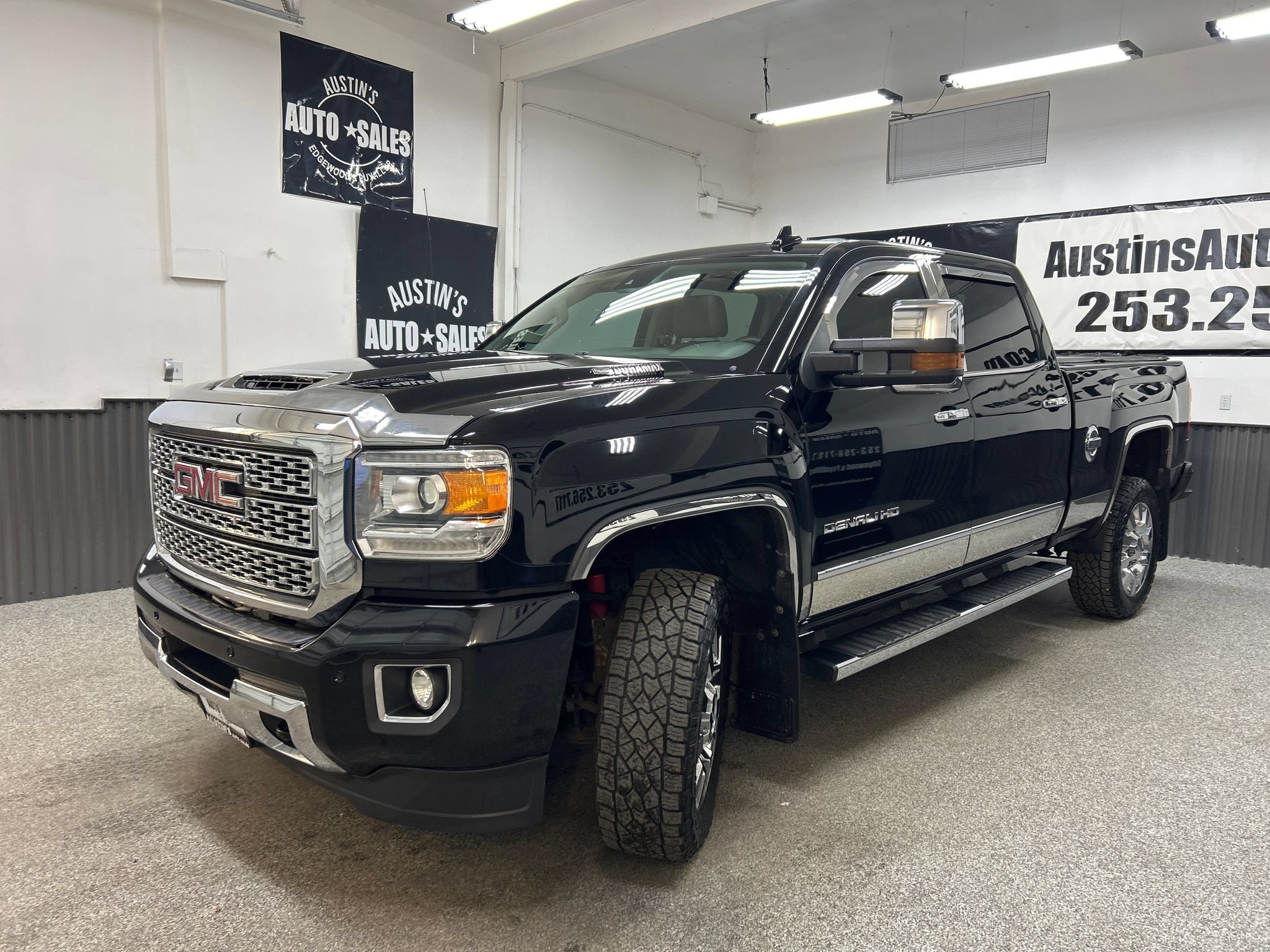 Used 2018 GMC Sierra 2500 Denali AWD/4WD image 3