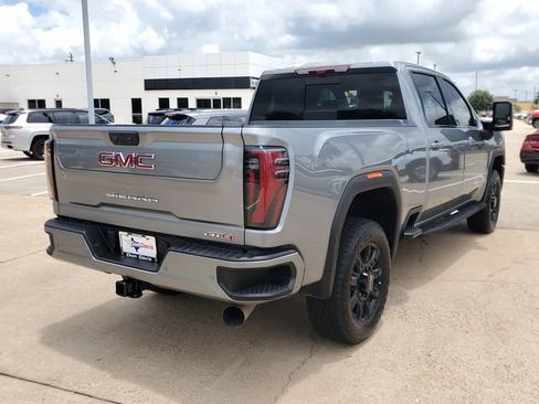 Used 2025 GMC Sierra 2500 AT4 w/ AT4 Premium Plus Package AWD/4WD image 3