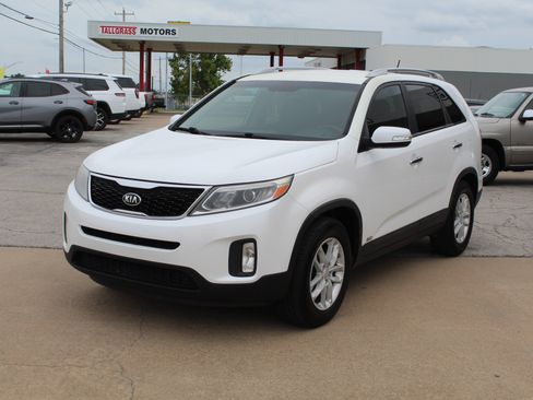 Used 2014 Kia Sorento LX AWD/4WD image 11