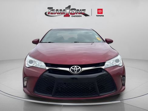Used 2016 Toyota Camry SE w/ Moonroof Package image 2