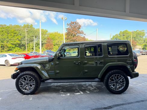 Used 2024 Jeep Wrangler High Altitude AWD/4WD image 7