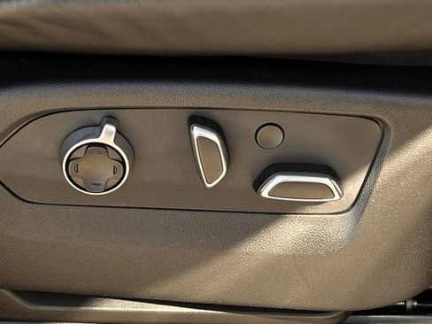 Certified 2024 Cadillac Escalade ESV V image 25