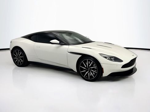 Used 2018 Aston Martin DB11 V12 RWD image 3