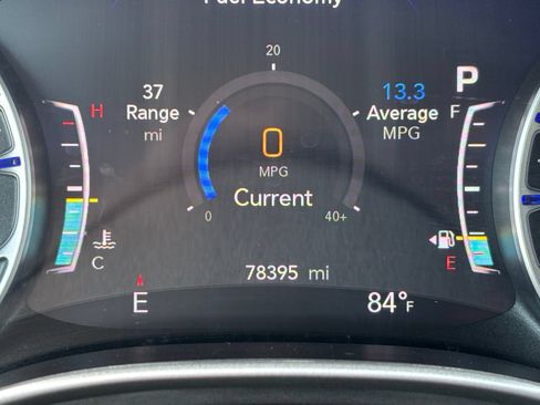 Used 2023 Chrysler Pacifica Touring-L FWD image 25