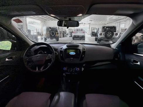 Used 2018 Ford Escape SE w/ SE SYNC Package AWD/4WD image 10