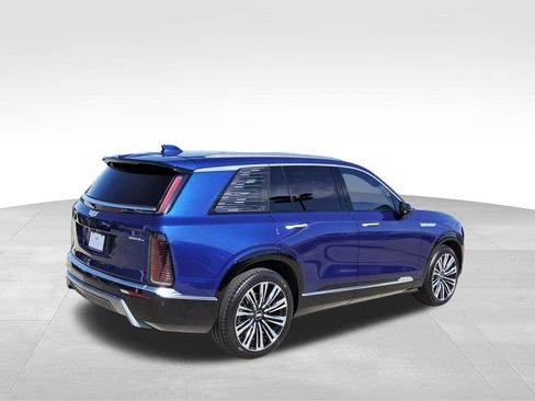 Used 2026 Cadillac Vistiq Premium Luxury image 4