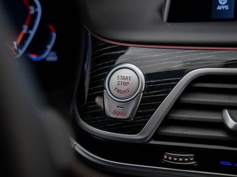 Certified 2022 BMW 750i xDrive w/ Luxury Rear Seating Package image 27