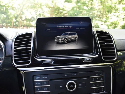 Used 2019 Mercedes-Benz GLS 550 4MATIC w/ Driver Assistance Package image 30