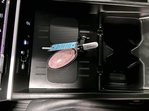 Used 2024 Hyundai Santa Fe Limited image 17