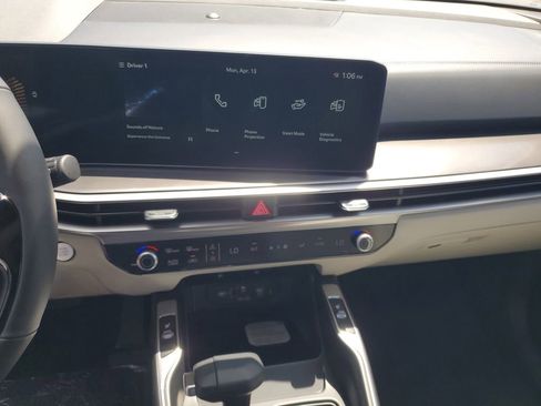 New 2026 Kia Sorento S FWD image 15