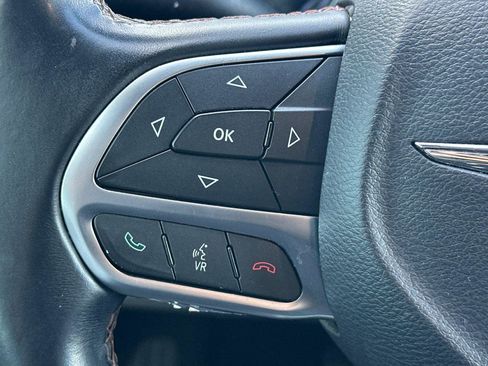 Used 2017 Chrysler Pacifica Touring-L image 27