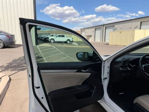 Used 2019 Honda Civic EX image 12