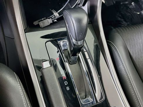 Used 2017 Honda Accord Sport image 16