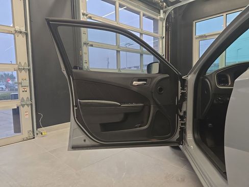 Used 2021 Dodge Charger SXT w/ Blacktop Package image 11