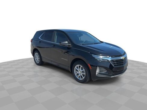 Used 2022 Chevrolet Equinox LT image 2