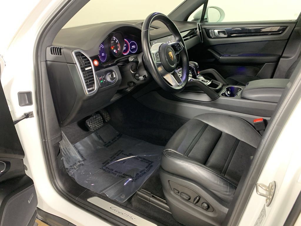 Used 2022 Porsche Cayenne AWD/4WD image 31