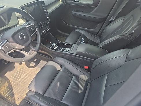 Used 2023 Volvo XC40 B5 Plus w/ Driver Assist Package image 12