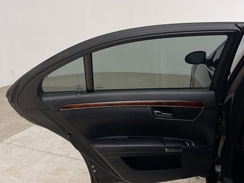 Used 2009 Mercedes-Benz S 550 image 16