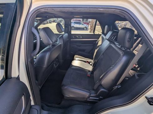 Used 2018 Ford Explorer XLT w/ Equipment Group 202A image 16