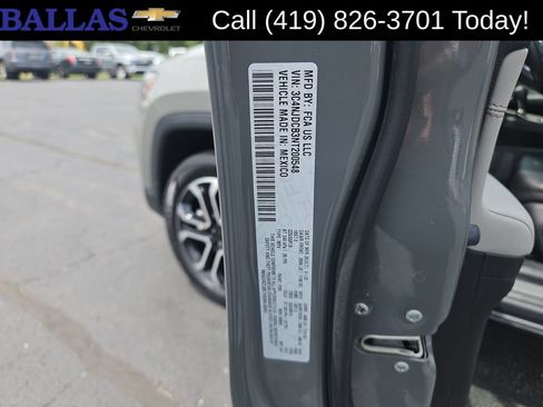 Used 2022 Jeep Compass Limited AWD/4WD image 16