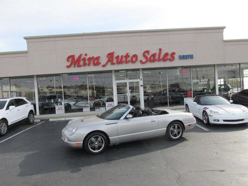 Used 2004 Ford Thunderbird Deluxe image 2