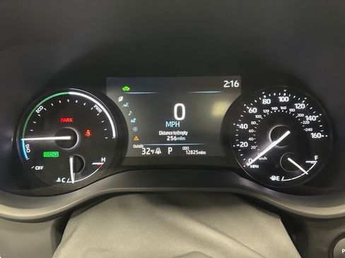 Used 2025 Toyota Sienna XLE image 24