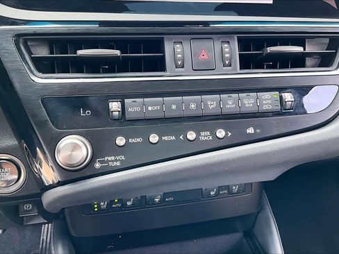 Used 2024 Lexus ES 350 w/ Premium Package image 32