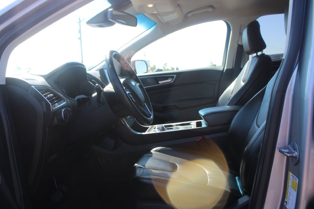 Used 2022 Ford Edge Titanium AWD/4WD image 17