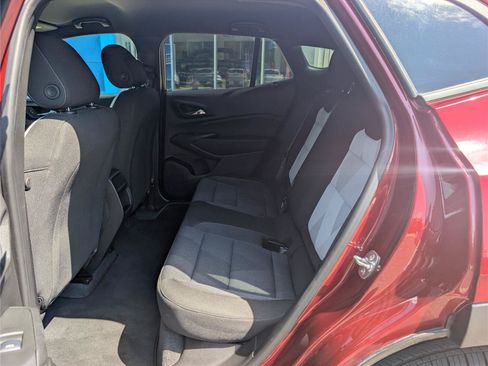 Used 2025 Chevrolet Trax RS w/ Driver Confidence Package FWD image 29