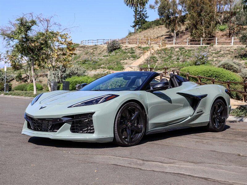 Used 2024 Chevrolet Corvette Z06 RWD image 35