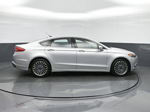 Used 2017 Ford Fusion SE image 8