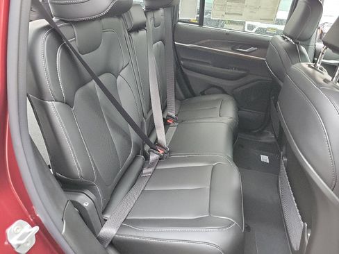 New 2025 Jeep Grand Cherokee Limited w/ Luxury Tech Group II AWD/4WD image 18