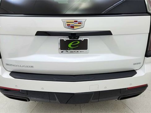 Used 2025 Cadillac Escalade Sport w/ Touring Package image 12