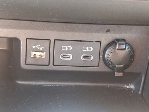 Certified 2024 Toyota Highlander AWD image 26