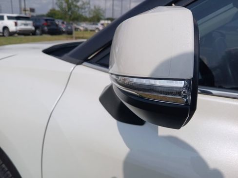 Used 2021 Toyota Highlander XLE FWD image 17