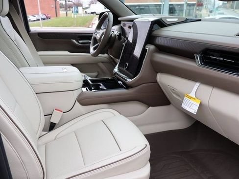New 2026 GMC Yukon XL Denali w/ Denali Reserve Package AWD/4WD image 7